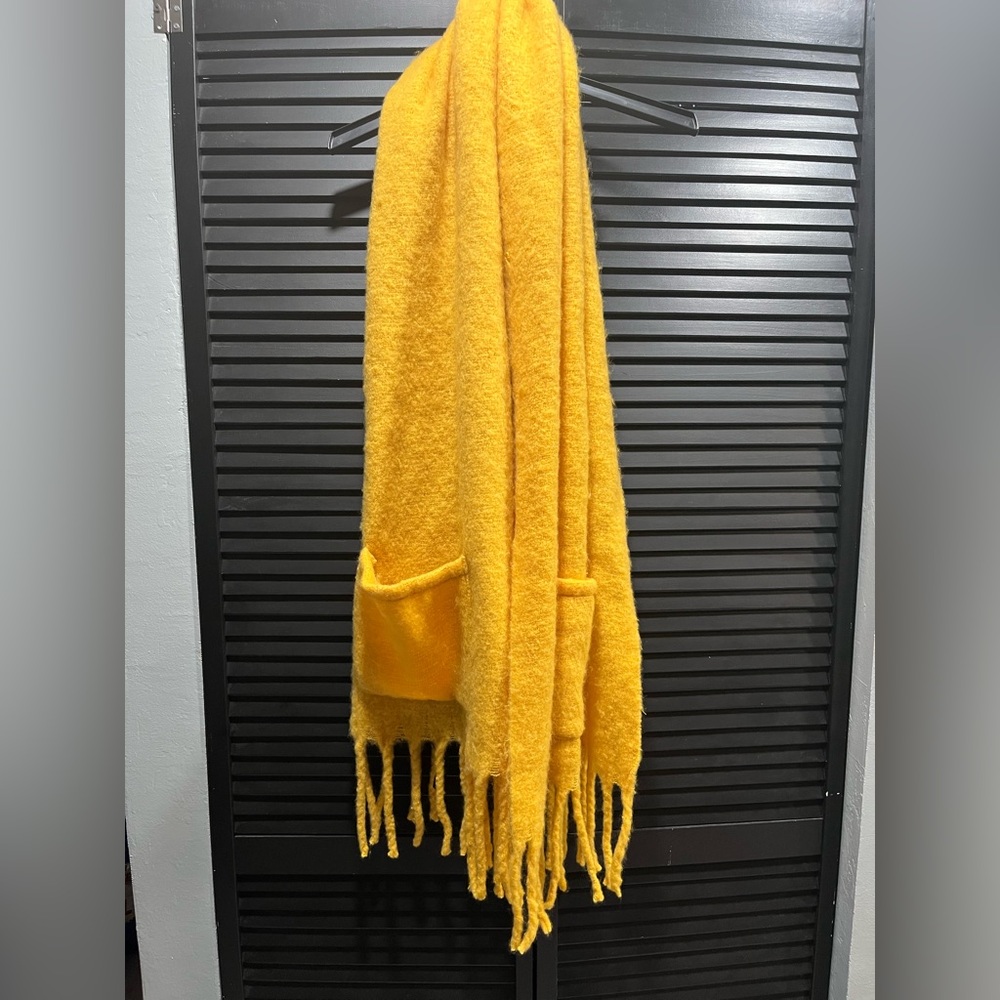 Steve‎ Madden Mustard Fringe Scarf - Picture 6 of 6